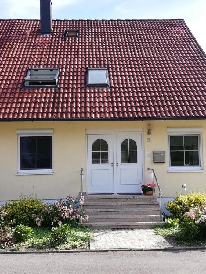 Ferienwohnung Am Bodensee Mit 3 Schlafzimmer Ueber 2 Etage Mit Kleine Balkon Bis 7 Personen Юберлінген Екстер'єр фото